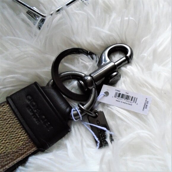 Coach Large Loop Key Fob F79882 - Picture 6 of 7